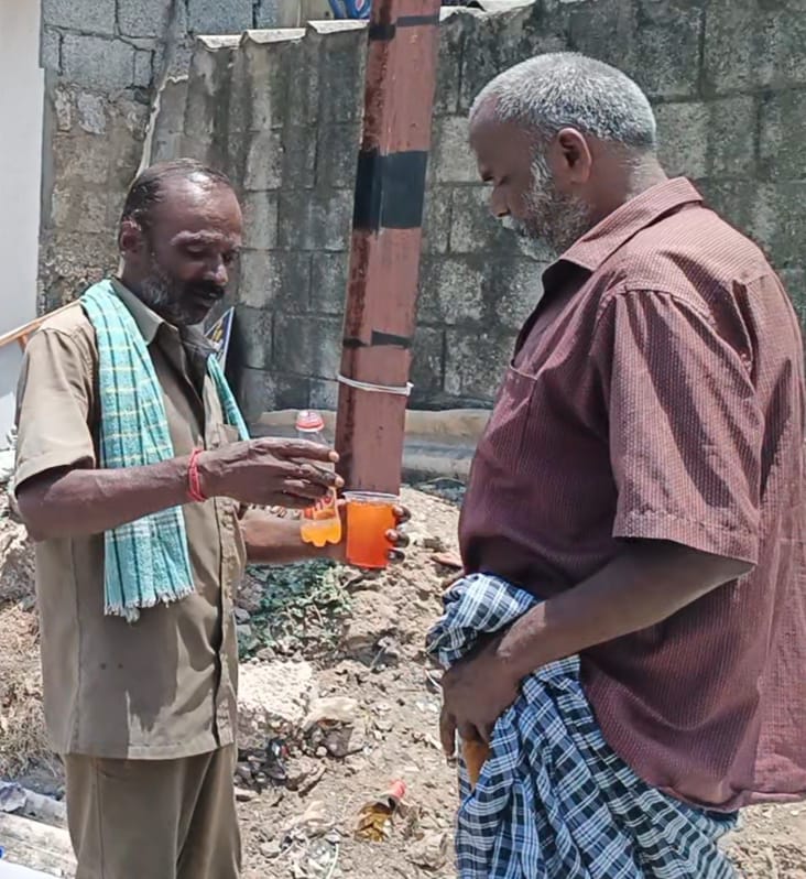 டாஸ்மாக் கடைக்கு எதிராக போராட்டம் – எம்.எல்.ஏ வை வரவேற்கும் பல்லடம் பொதுமக்கள்