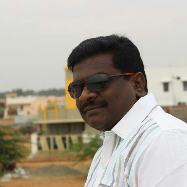 கல்லூரி மாணவிக்கு பாலியல் தொல்லை, தலைமறைவான பேராசிரியை தேடும் போலீசார்..!