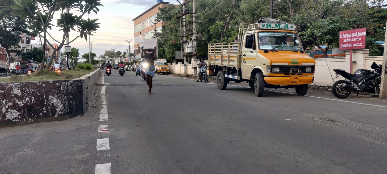 ஆளுநரின் வருகைக்காக அகற்றப்பட்ட வேகத்தடைகள், பொதுமக்கள் பாதுகாப்பிற்காக மீண்டும் அமைக்கப்படுமா ?