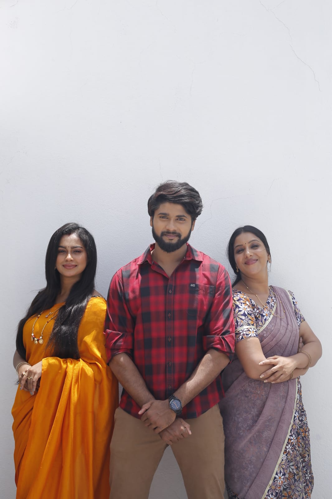 கணவரோடு காதலியை சேர்த்துவைத்த மனைவி, “பரிவர்த்தனை” திரைவிமர்சனம்