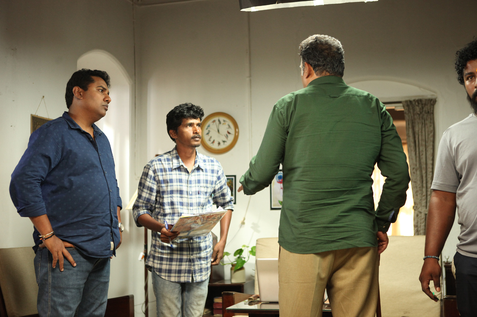 பாலியல் குற்றவாளிகளுக்கு தண்டனை வழங்கும் இளைஞரணி ! “இந்த கிரைம் தப்பில்லை” விமர்சனம்