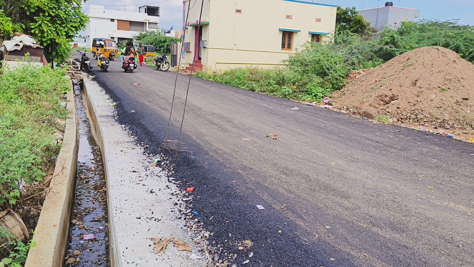 பழனியில் தரமற்ற சாலை, கழிவுநீர் கால்வாய் பணிகள் ! மக்களை எச்சரித்த கவுன்சிலர் !