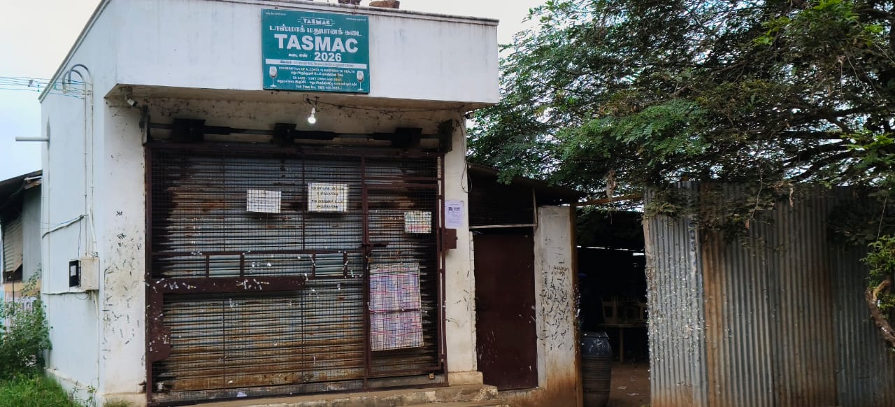 திருப்பூர் மாவட்டத்தில் 24 மணிநேரமும் மது விற்பனை ! கண்டுகொள்ளாத அதிகாரிகள் !