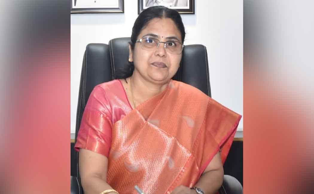 ஊழல் செய்த ஊராட்சி செயலாளருக்கு துணை போகும் திண்டுக்கல் மாவட்ட ஆட்சியர் !