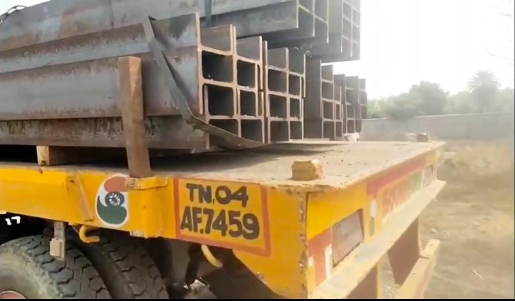 25 லட்சம் மதிப்புள்ள இரும்புடன் கடத்திச்சென்ற லாரி பறிமுதல் ! கடத்தல் பின்னணியில் முக்கியப் புள்ளி !.?