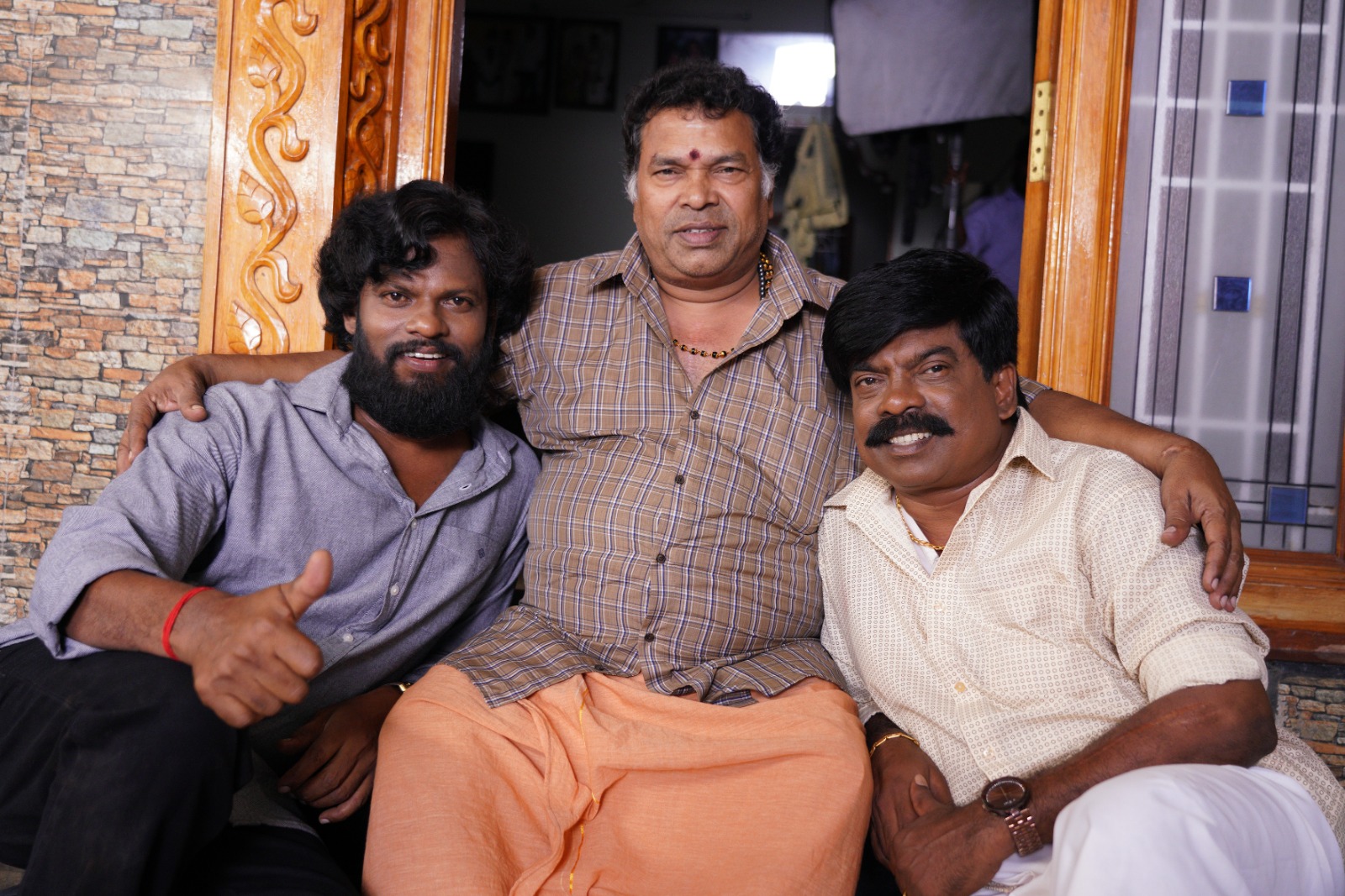 குடிப்பவர்கள் கதை சுவாரஸ்யமானதா ? எரிச்சலூட்டுகிறதா ? “கிளாஸ் மேட்” திரைவிமர்சனம்