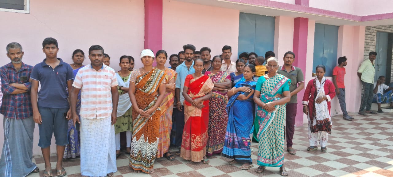 பல்லடத்தில் விசைத்தறி உரிமையாளரை லாரி ஏற்றி கொல்ல முயற்சி ! போலீஸ் விசாரணை