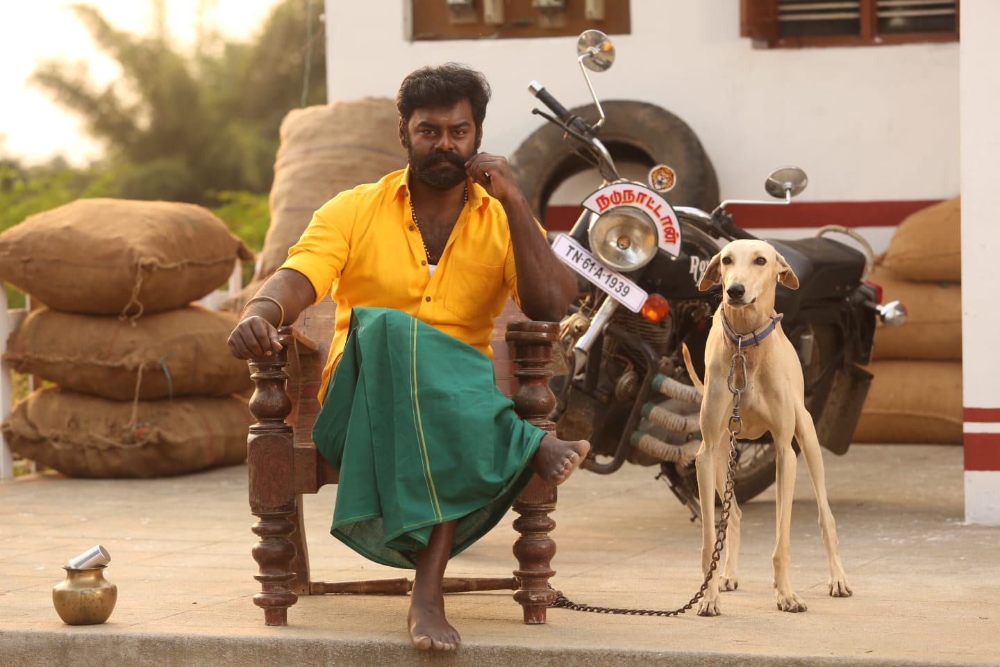 “காடுவெட்டி” மூலம் நடிகனாக அறிமுகமாகியுள்ள களஞ்சியத்தேவர் மகன் ஆர்.கே. சுரேஷ் !