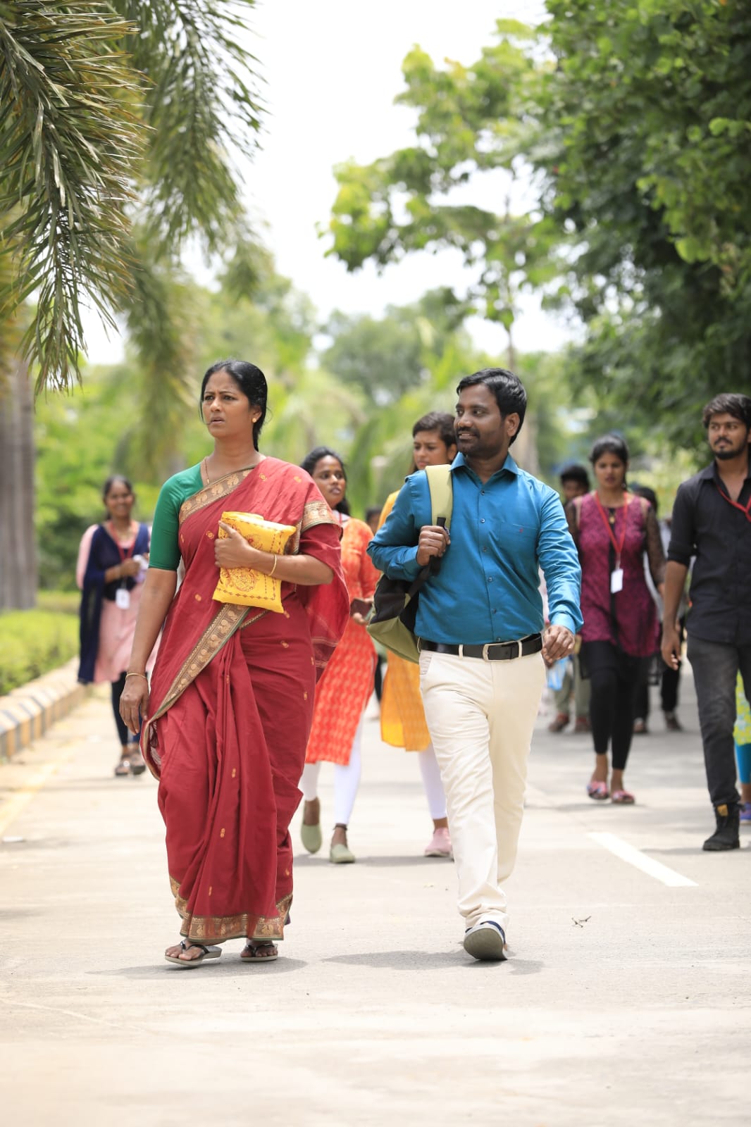 மகனின் அலங்கோலம்… டாஸ்மாக் கடையை எறித்த தாய் ! “ஆலகாலம்” திரைவிமர்சனம்