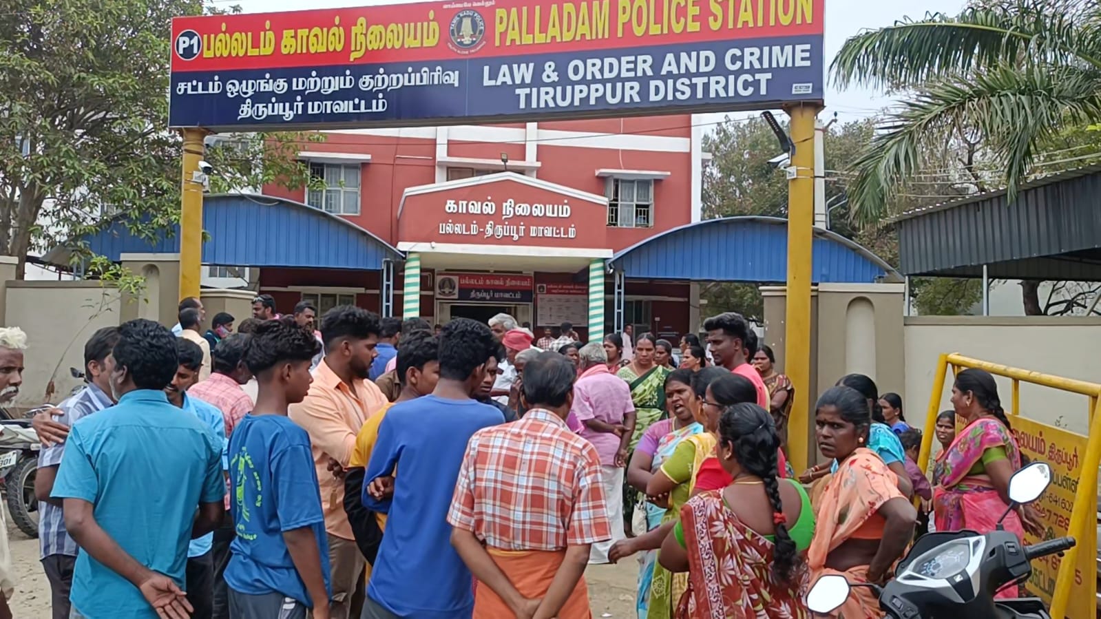 பொங்கல் விழாவை தடுத்து நிறுத்திய திமுக கவுன்சிலர் ! நள்ளிரவில் பொங்கி எழுந்த பொதுமக்கள் !