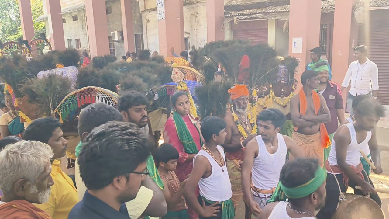 நிர்வாக குளறுபடிகளால் ஸ்தம்பித்த பழனி ! பக்தர்கள் அவதி !