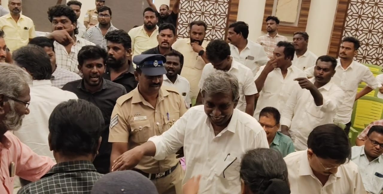 மருத்துவ கழிவு சுத்திகரிப்பு ஆலை அமைக்க கிராம மக்கள் எதிர்ப்பு ! ராமநாதபுரம் அருகே பரபரப்பு