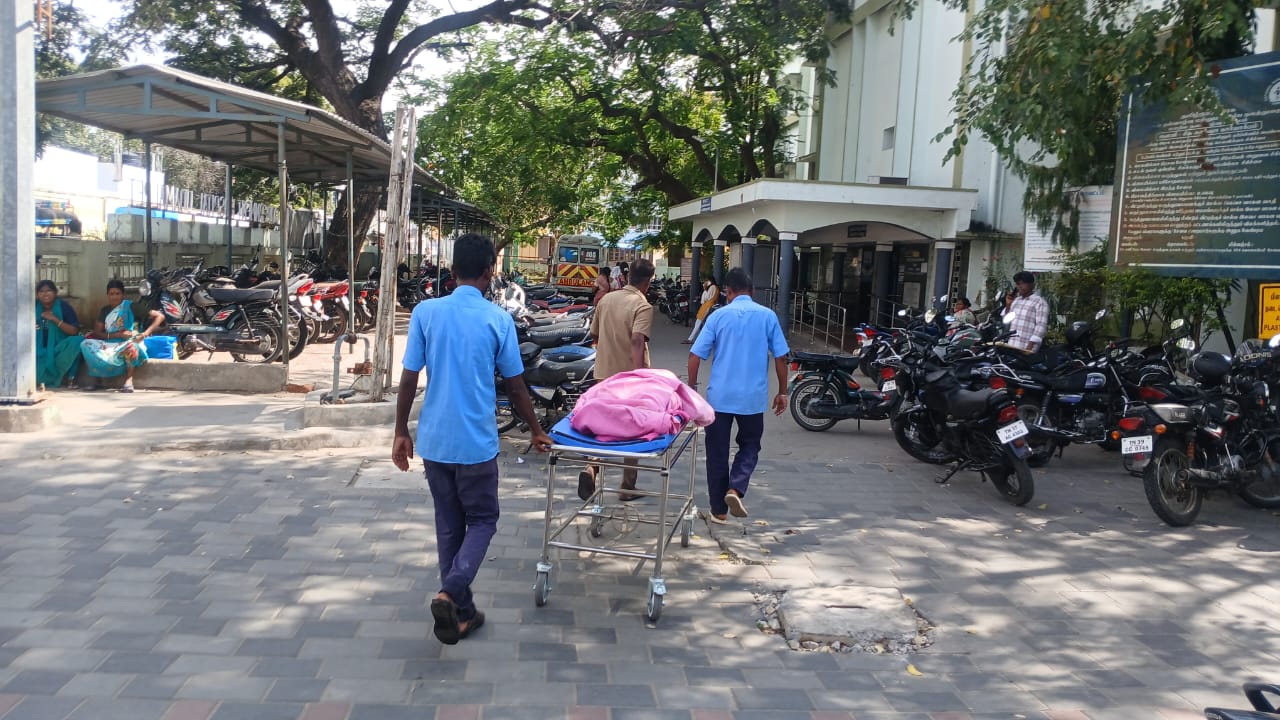 அரசு பள்ளியில் 12 ஆம் வகுப்பு மாணவி மர்ம மரணம் ! உடுமலையில் பரபரப்பு !