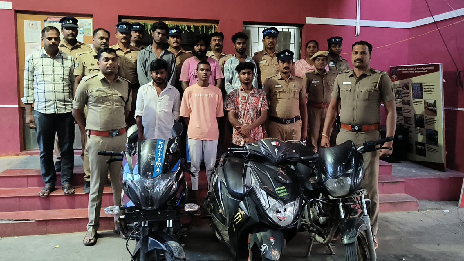 பழனியில் தொடரும்.. கஞ்சா விற்பனை ! இளைஞர்கள் கைது