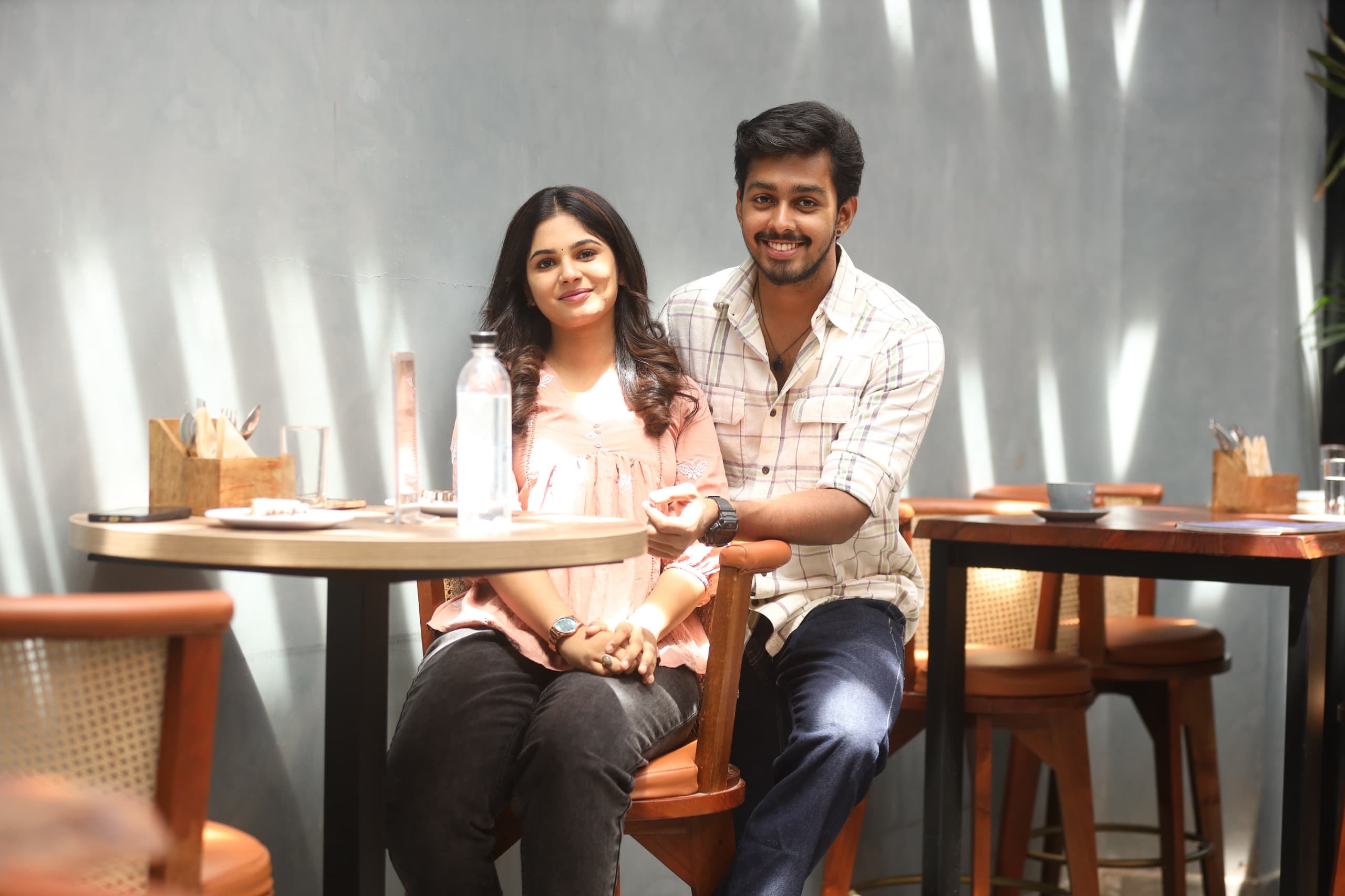 காதல் பிரேக் அப்புக்கு காரணம் தேடும் காதலர்கள் ! “பூக்கி” படத்தின் விமர்சனம்