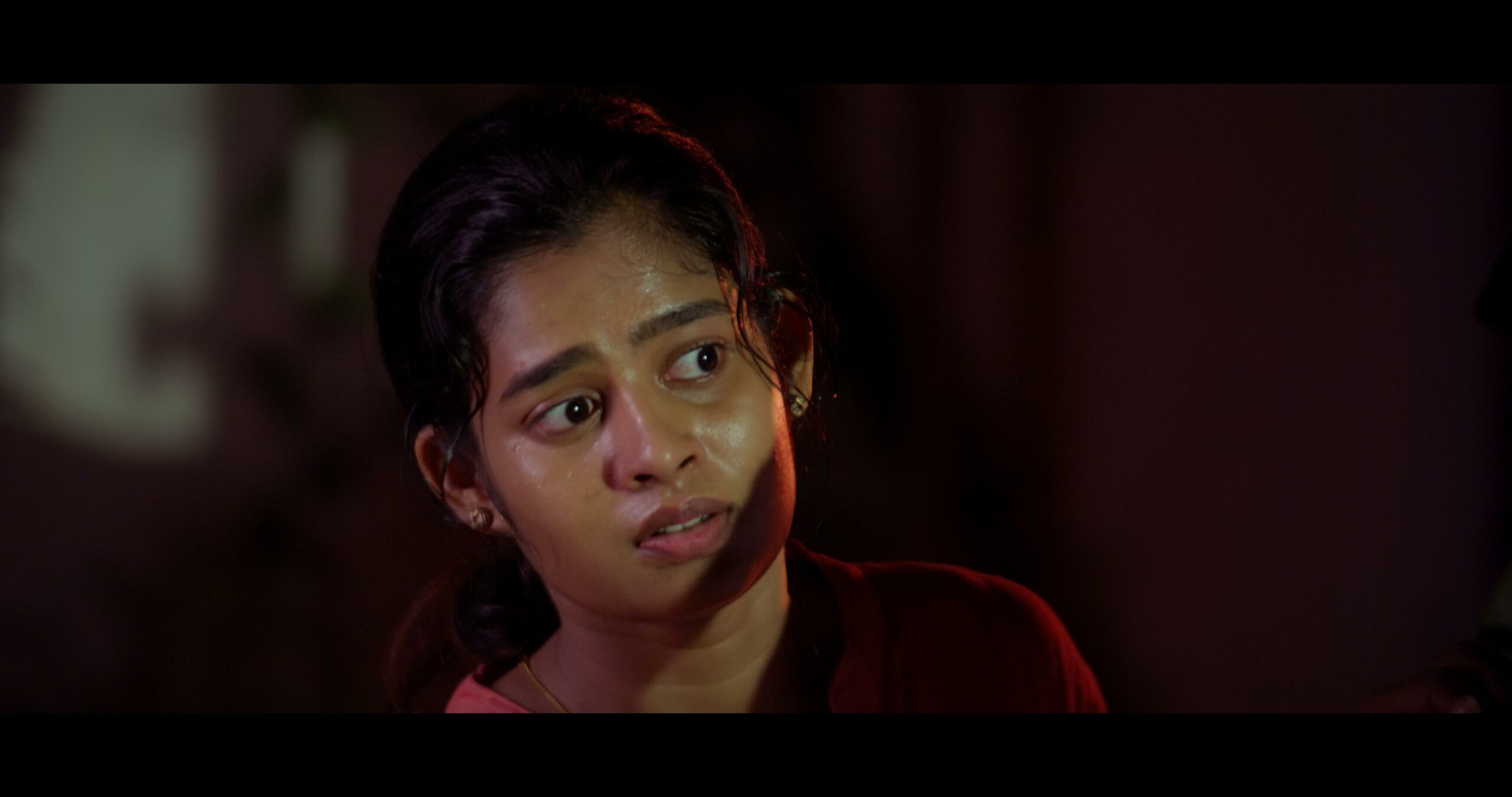 பாலியல் குற்றவாளிகளை பலி வாங்கிய பெண் மருத்துவர் ! “நிழல்” படத்தின் விமர்சனம்